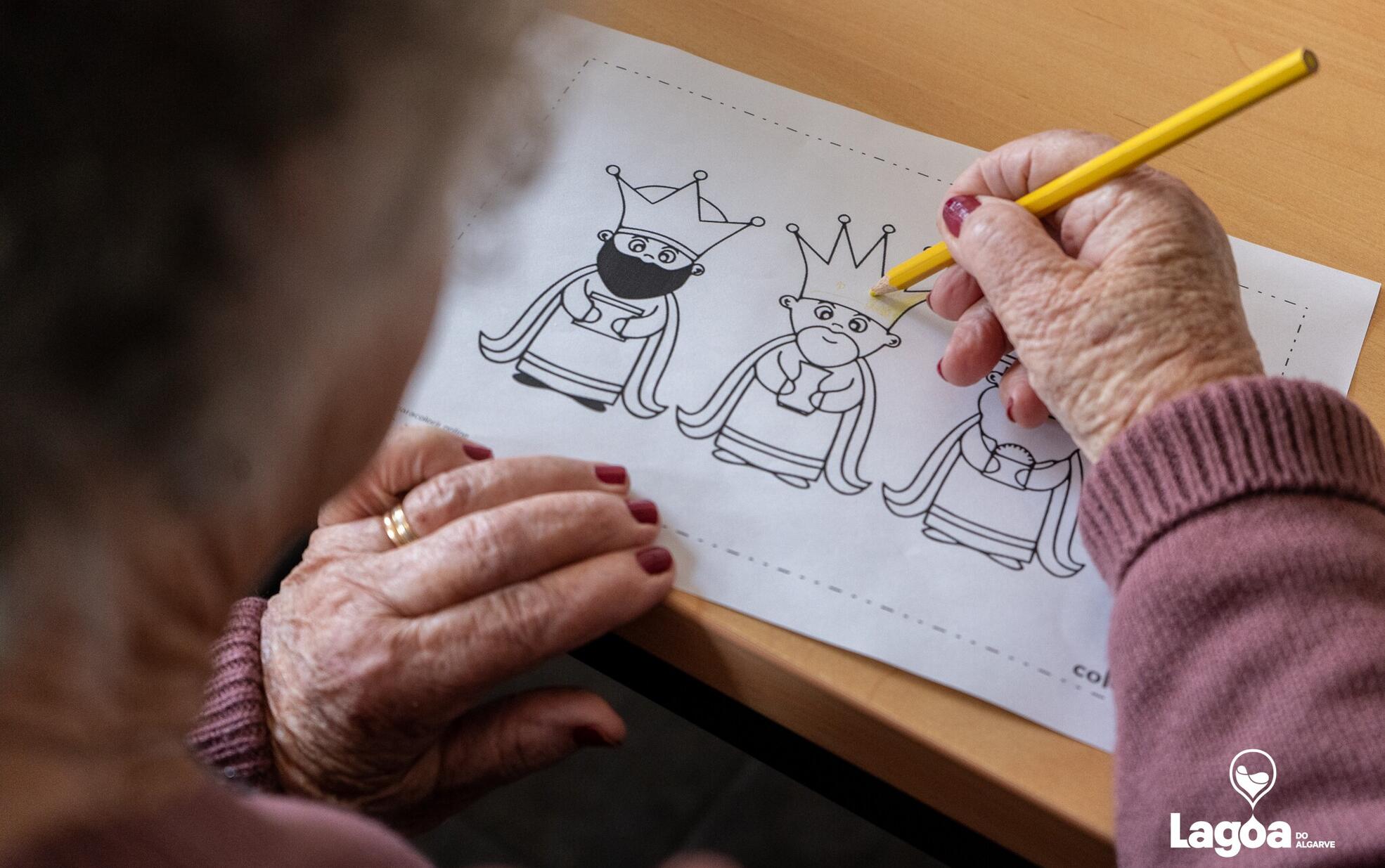 Entrega de Presentes de Natal ao Centro Sénior de Carvoeiro