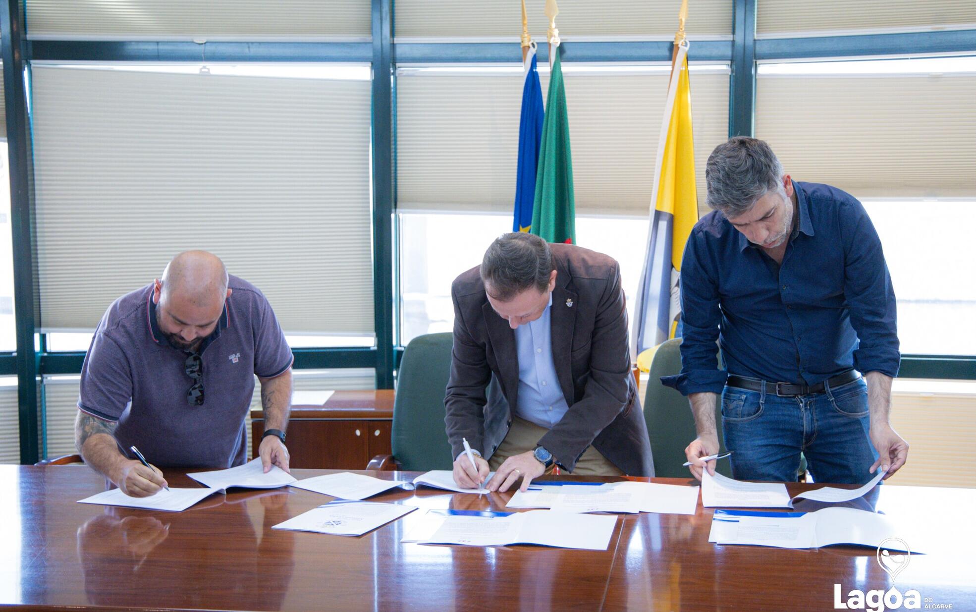 Assinatura Contrato 04