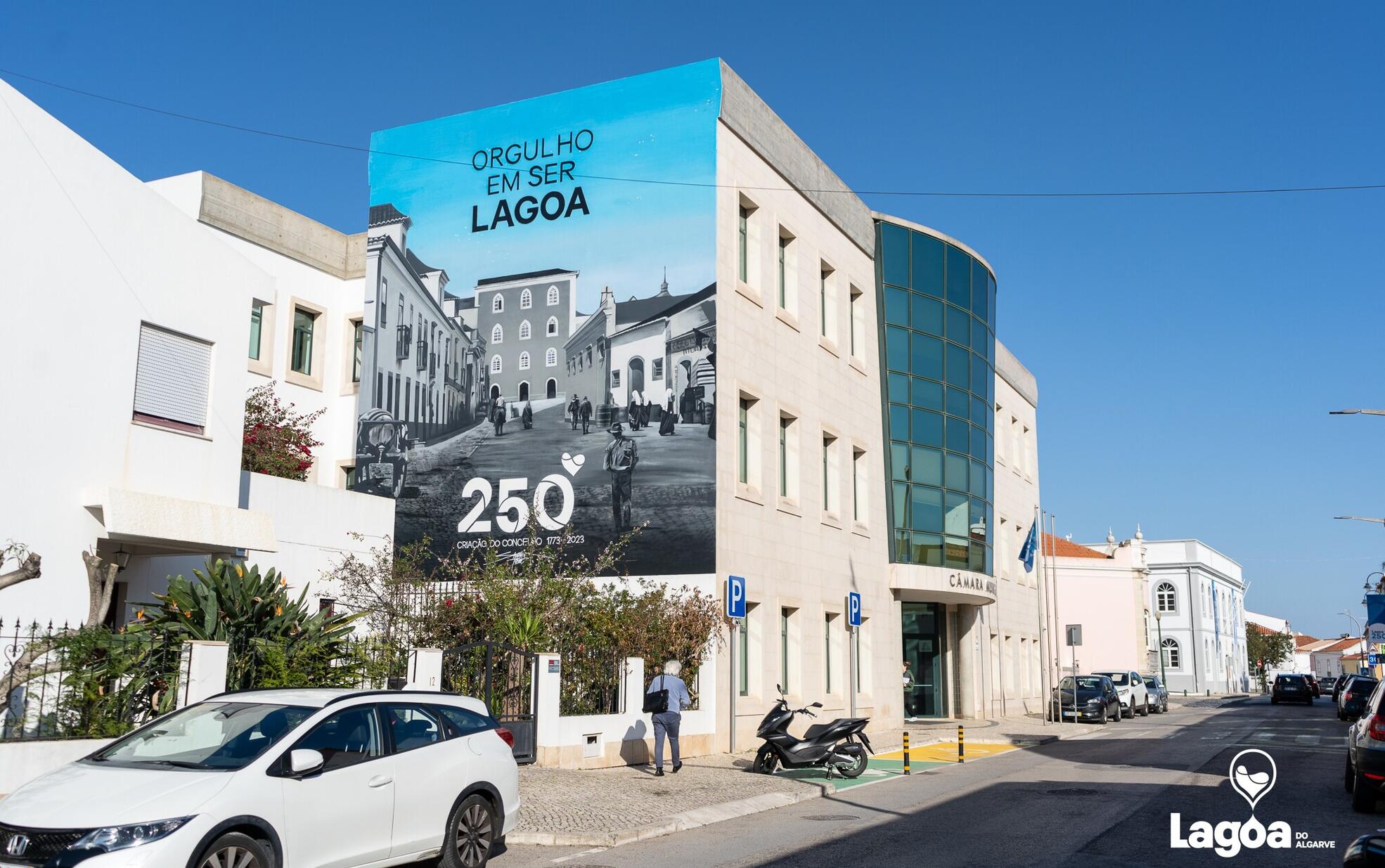 Lagoa pinta mural alusivo às comemorações dos 250 anos da criação do concelho