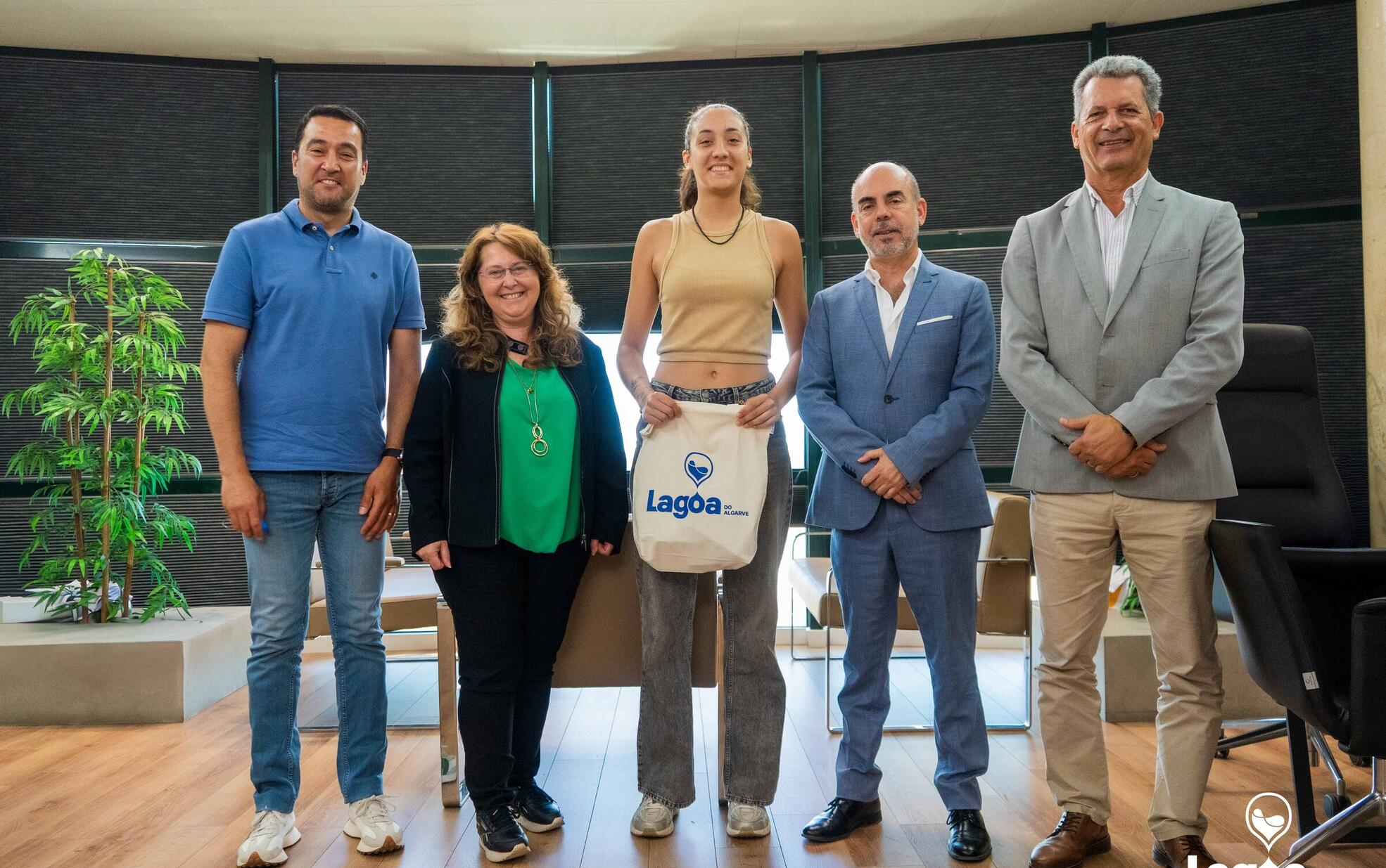 Lagoa saúda Leonor Peixinho pelo seu percurso de excelência no basquetebol nacional e internacional