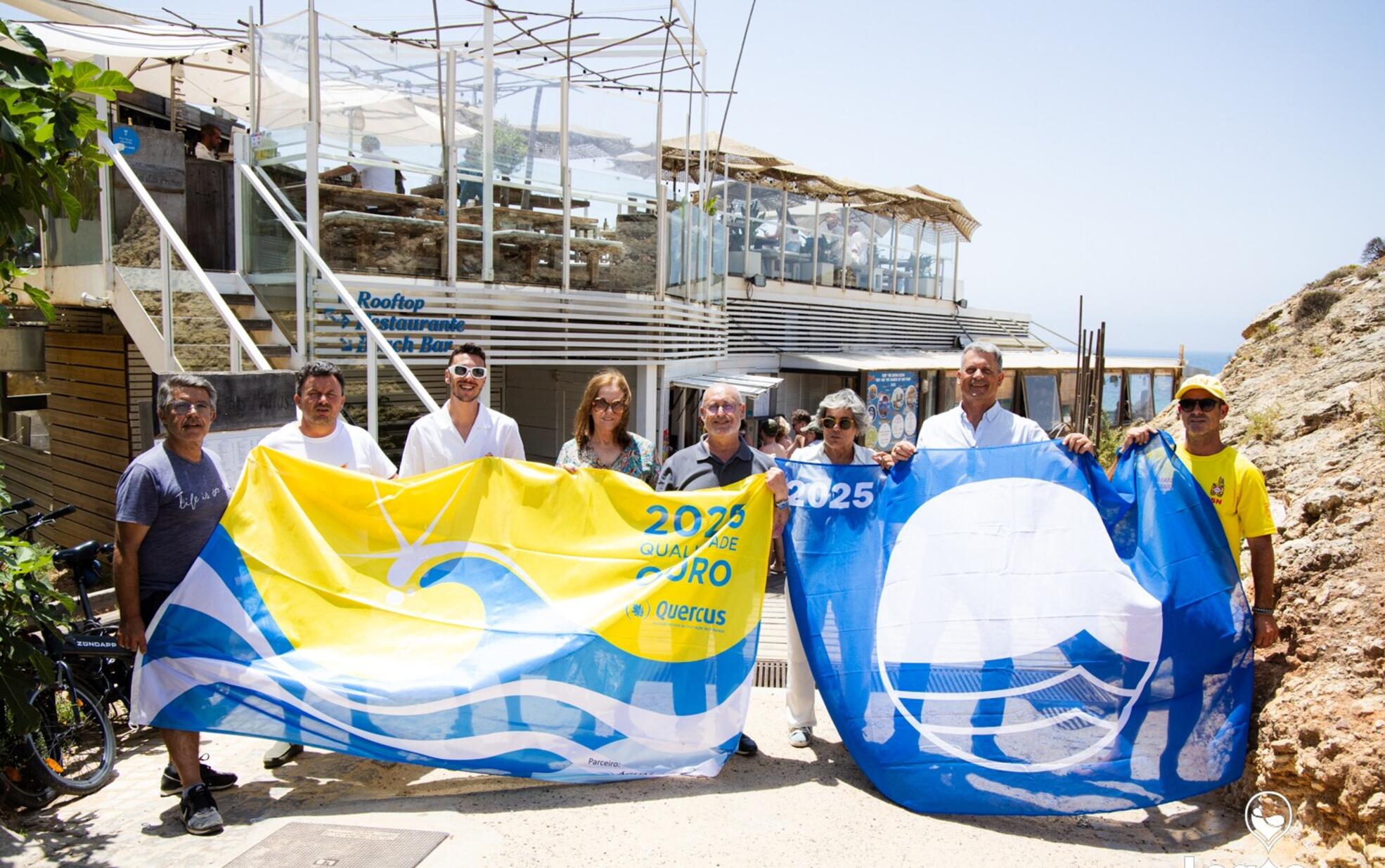 Hastear das Bandeiras Azul da Europa e “Praia Acessível, Praia para Todos” nas praias do Municípi...