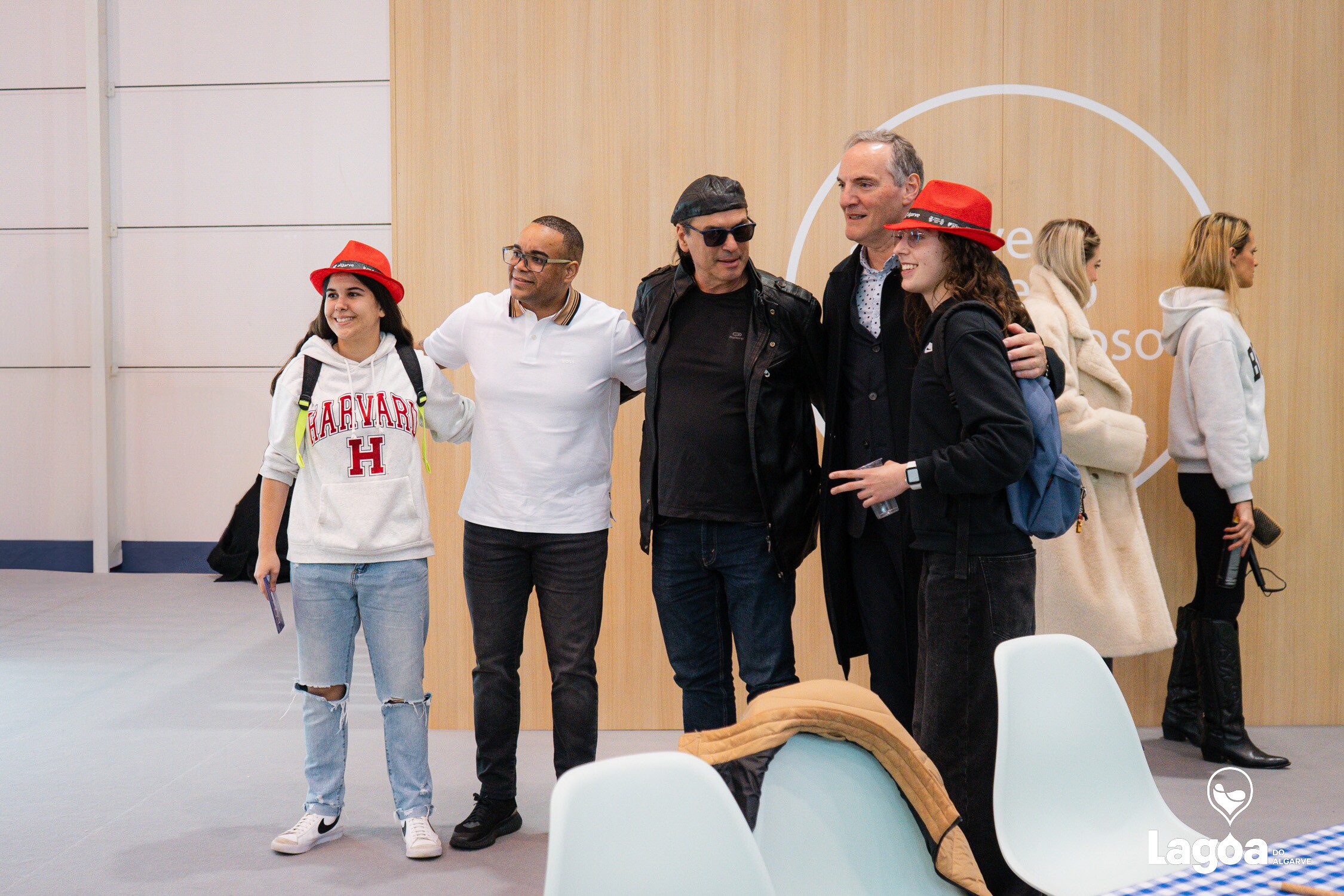 Badoxa e Miguel Ângelo com fãs