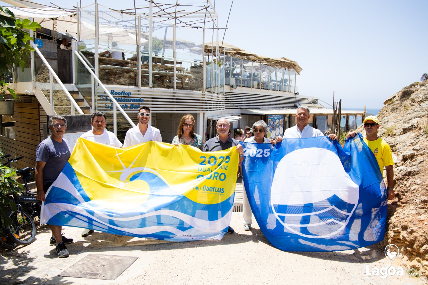 Hastear das Bandeiras Azul da Europa e “Praia Acessível, Praia para Todos” nas praias do Municípi...