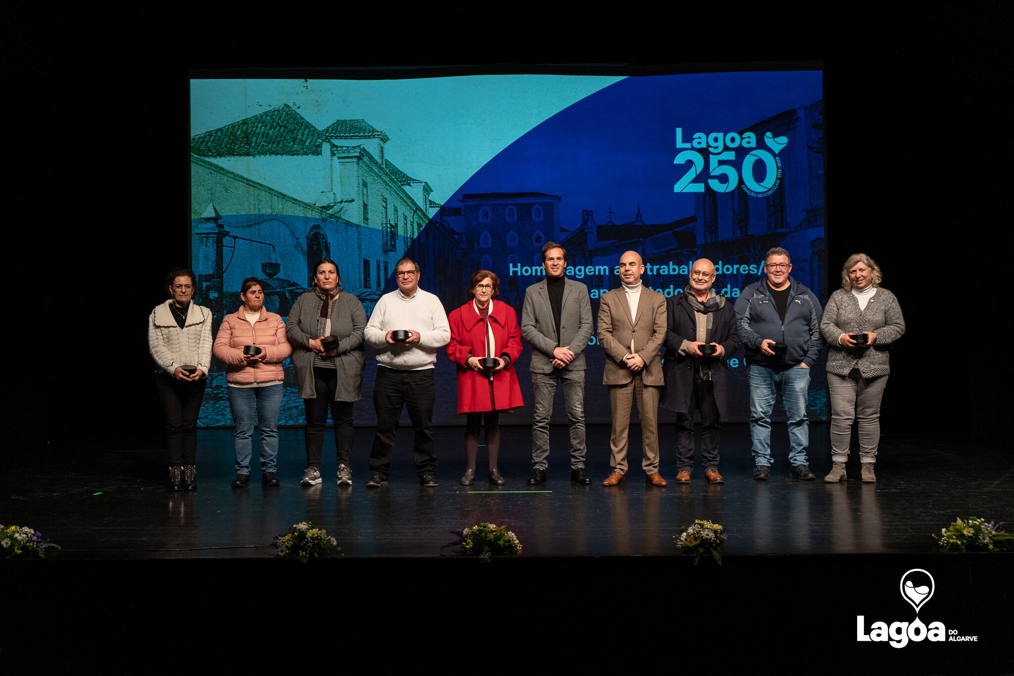 Lagoa homenageia trabalhadores que se aposentaram e trabalhadores que completaram 25, 30 e 40 ano...